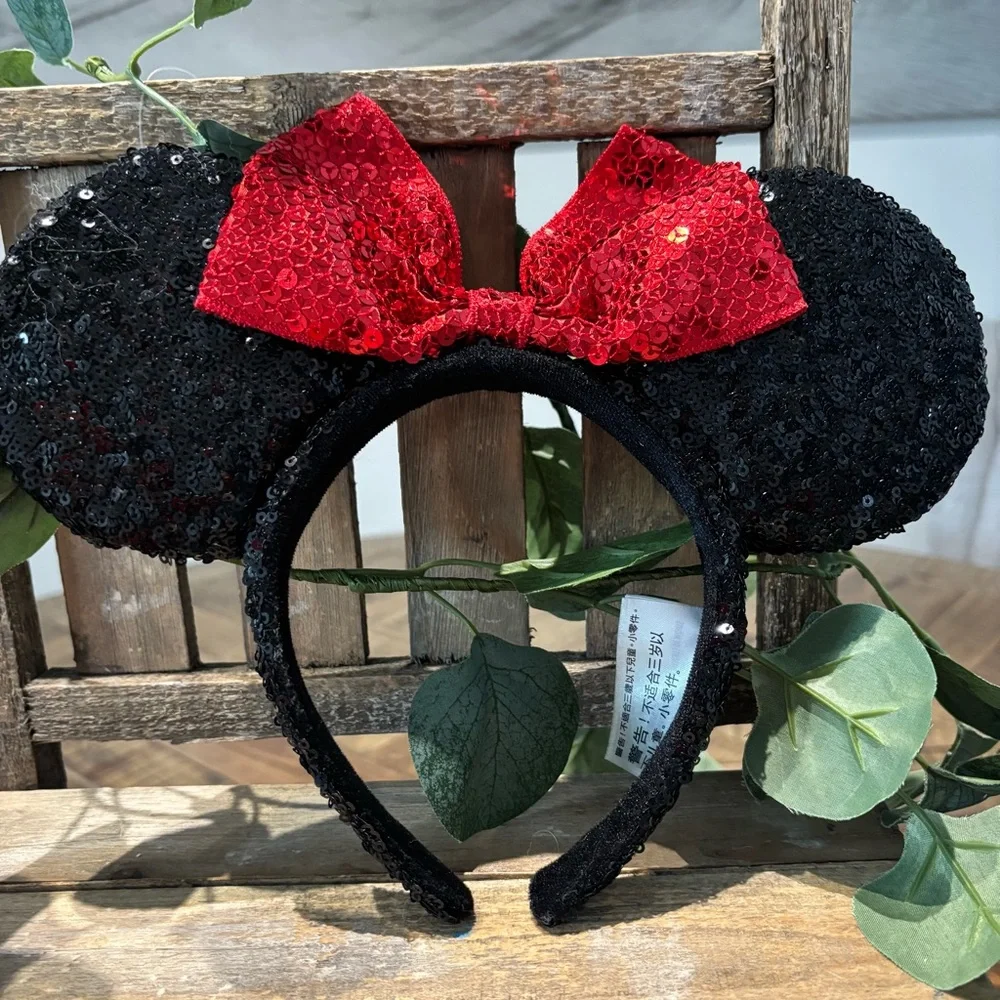 DISNEY THEME PARKS MINNIR Sequin Black and Red Bow Headband